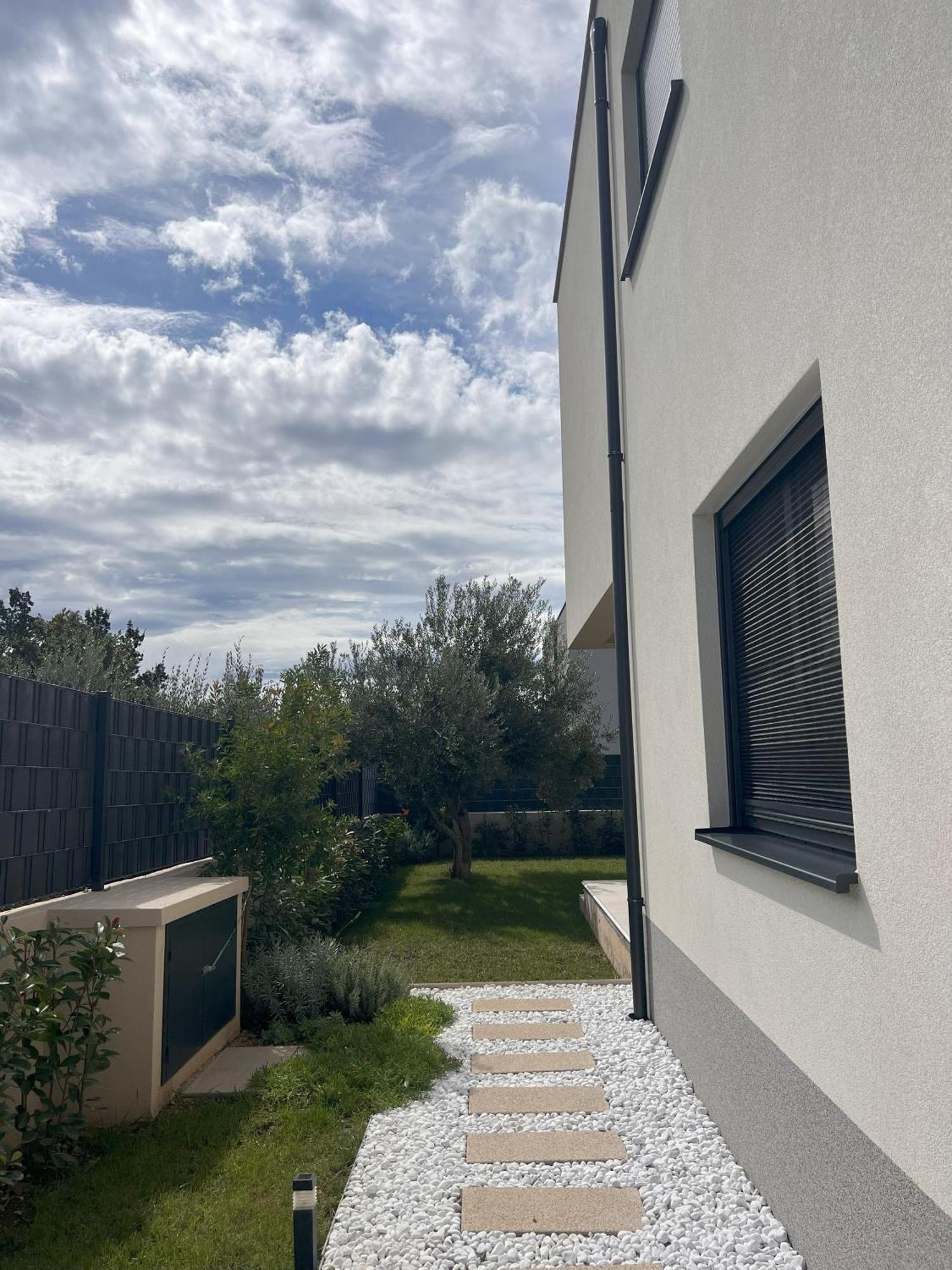5d Apartment